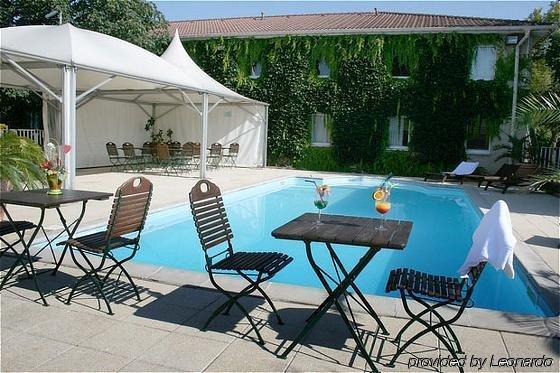 Les Colonnes Strasbourg Zenith Hotel Eckbolsheim Exterior photo